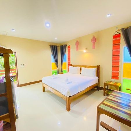 Hotel Huan Soontaree Ban Phe Exterior foto