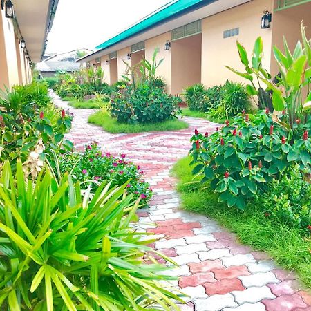 Hotel Huan Soontaree Ban Phe Exterior foto