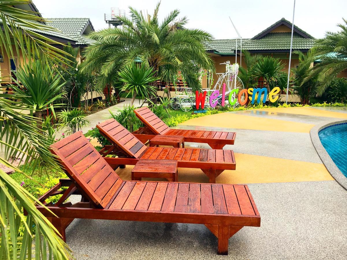 Hotel Huan Soontaree Ban Phe Exterior foto